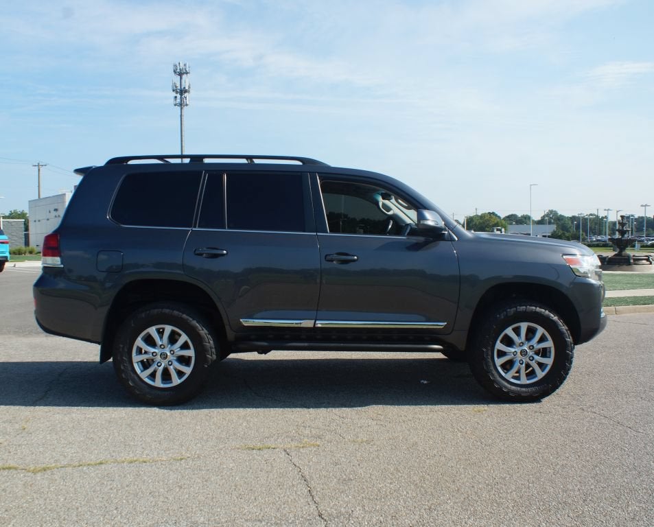 2018 Toyota Land Cruiser Base