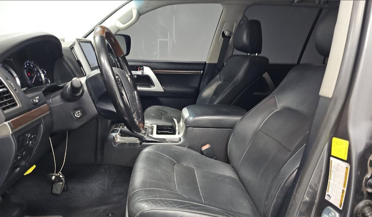 2018 Toyota Land Cruiser Base