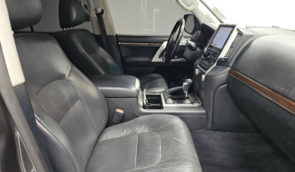 2018 Toyota Land Cruiser Base