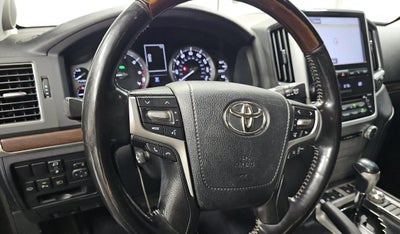 2018 Toyota Land Cruiser Base