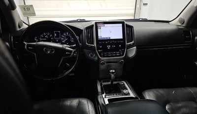 2018 Toyota Land Cruiser Base