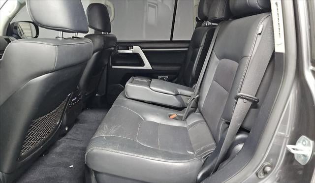 2018 Toyota Land Cruiser Base