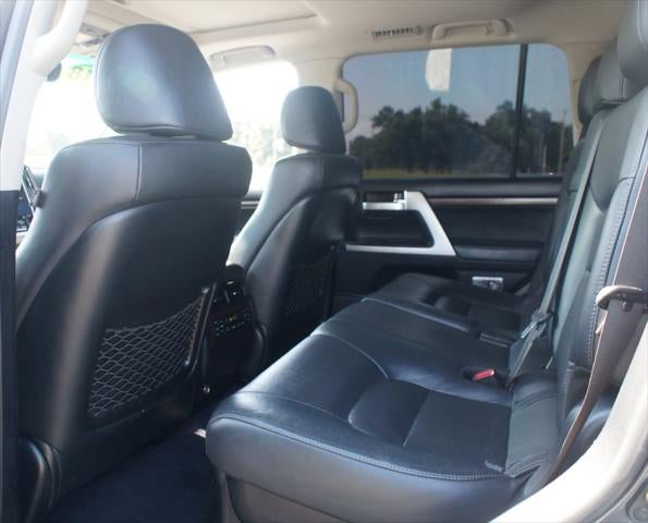 2018 Toyota Land Cruiser Base