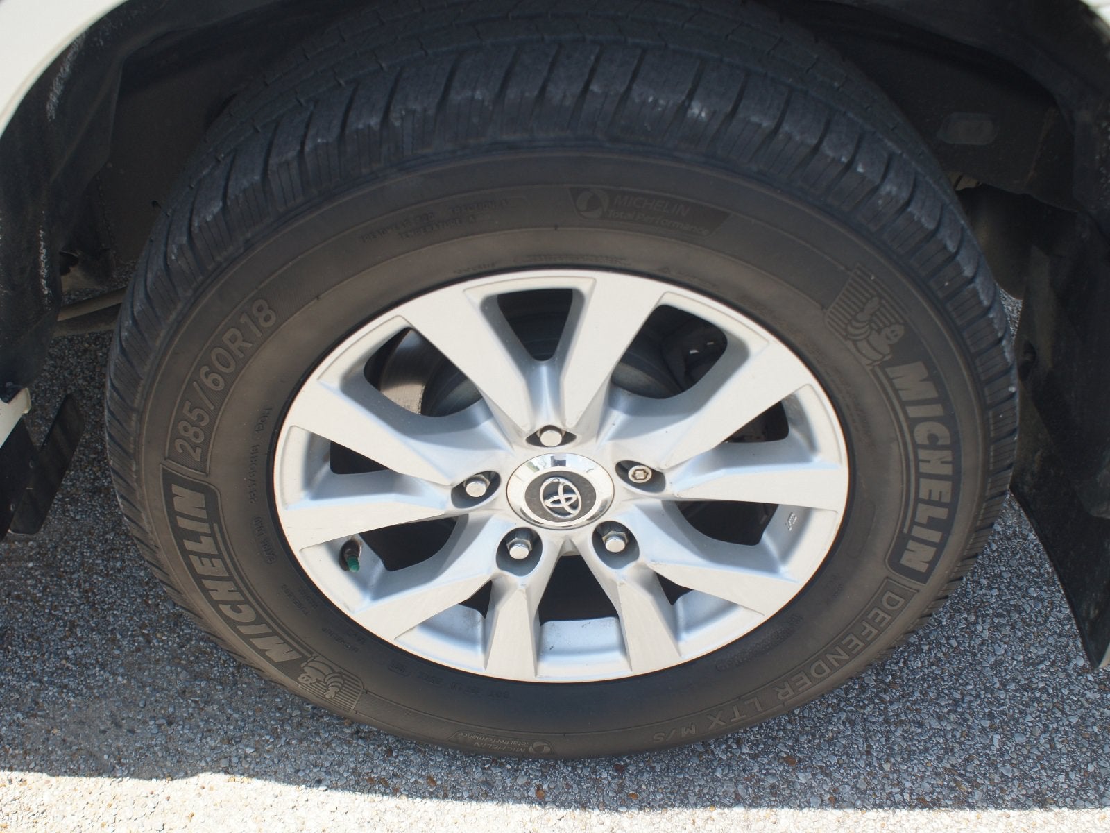 2018 Toyota Land Cruiser Base