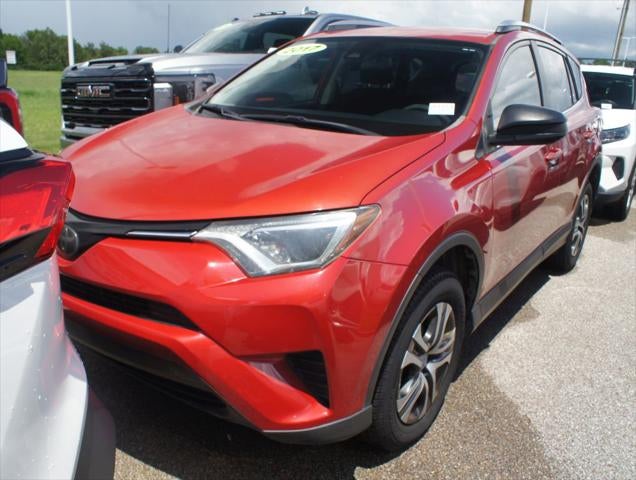 2017 Toyota RAV4 LE's photo