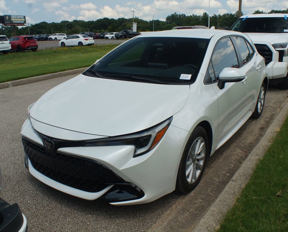 2025 Toyota Corolla Hatchback SE