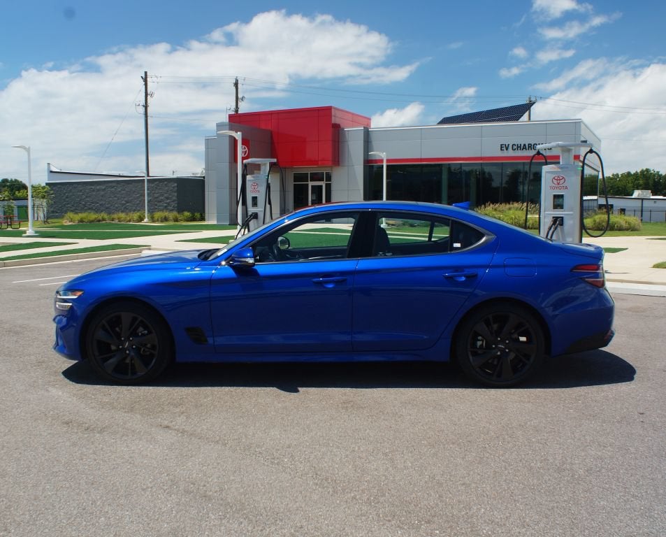 2023 Genesis G70 2.0T