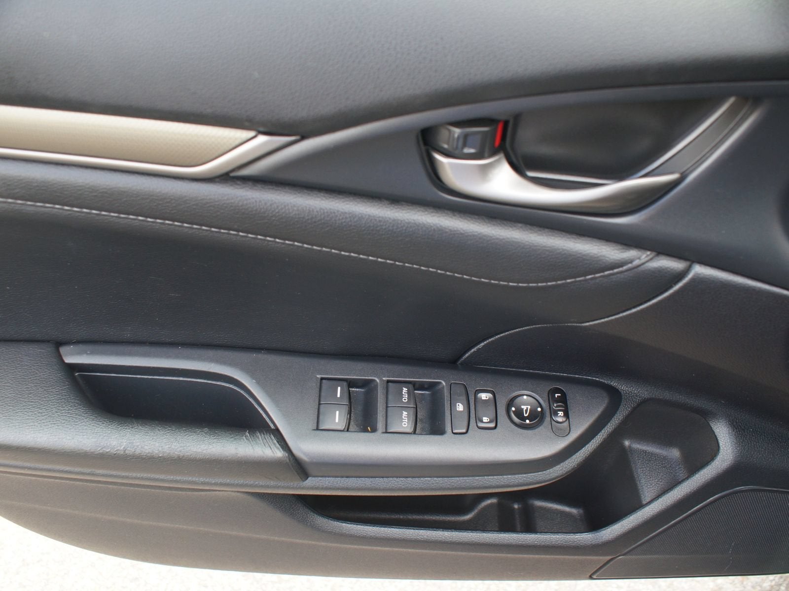 2018 Honda Civic Hatchback EX-L Navi