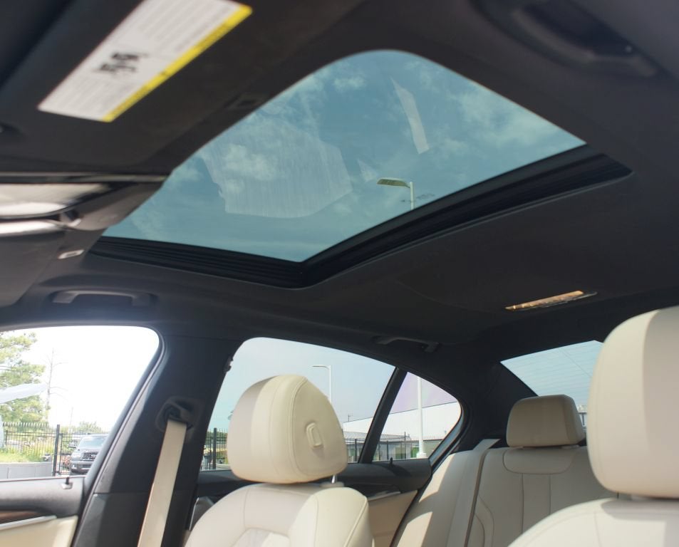 2022 BMW 5 Series 530i