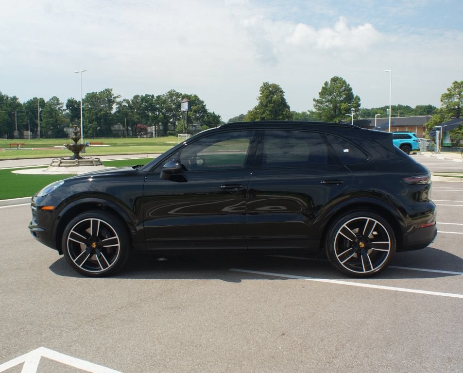 2023 Porsche Cayenne Base