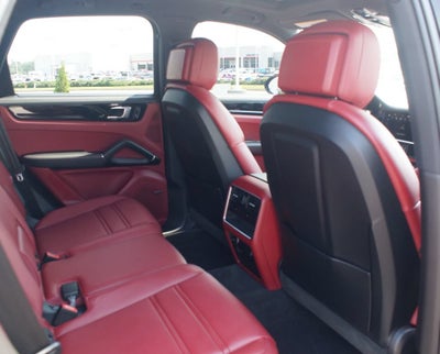 2023 Porsche Cayenne Base