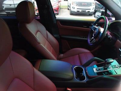 2023 Porsche Cayenne Base