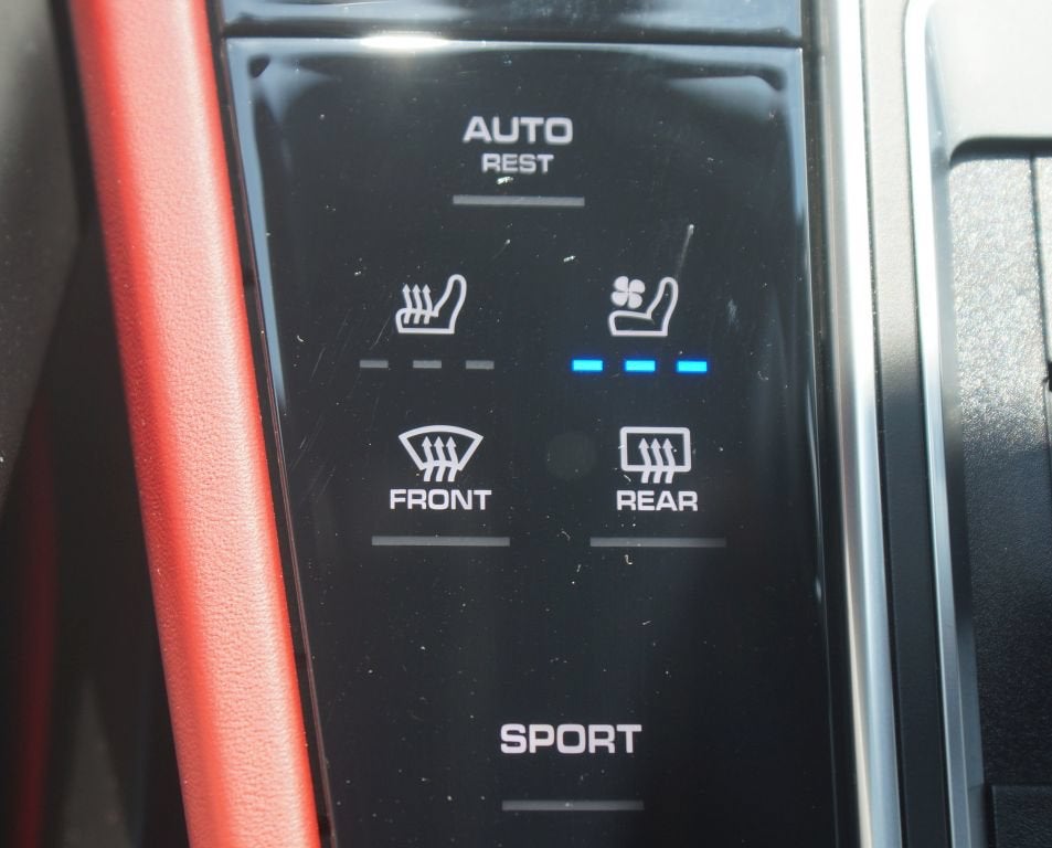 2023 Porsche Cayenne Base